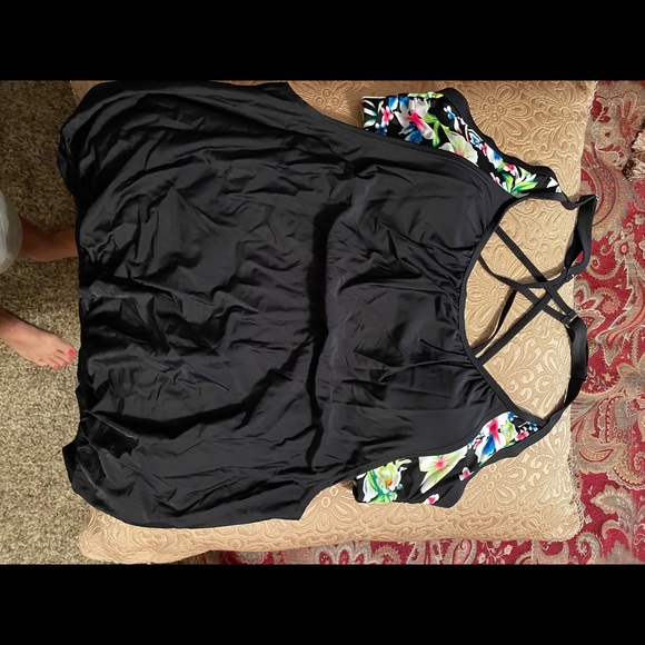 Tankini bathing suit - Picture 8 of 11